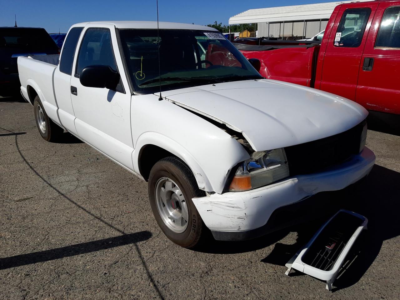 GMC SONOMA 2001 with VIN 1GTCS19W418147462 - Photo from auction