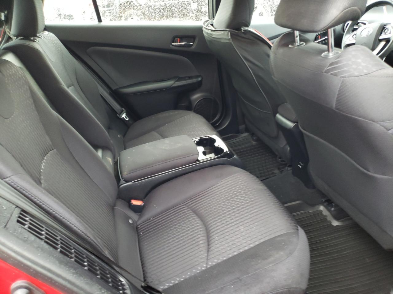 Photo 6 from auction – 2017 TOYOTA PRIUS PRIM with VIN JTDKARFP2H3045322
