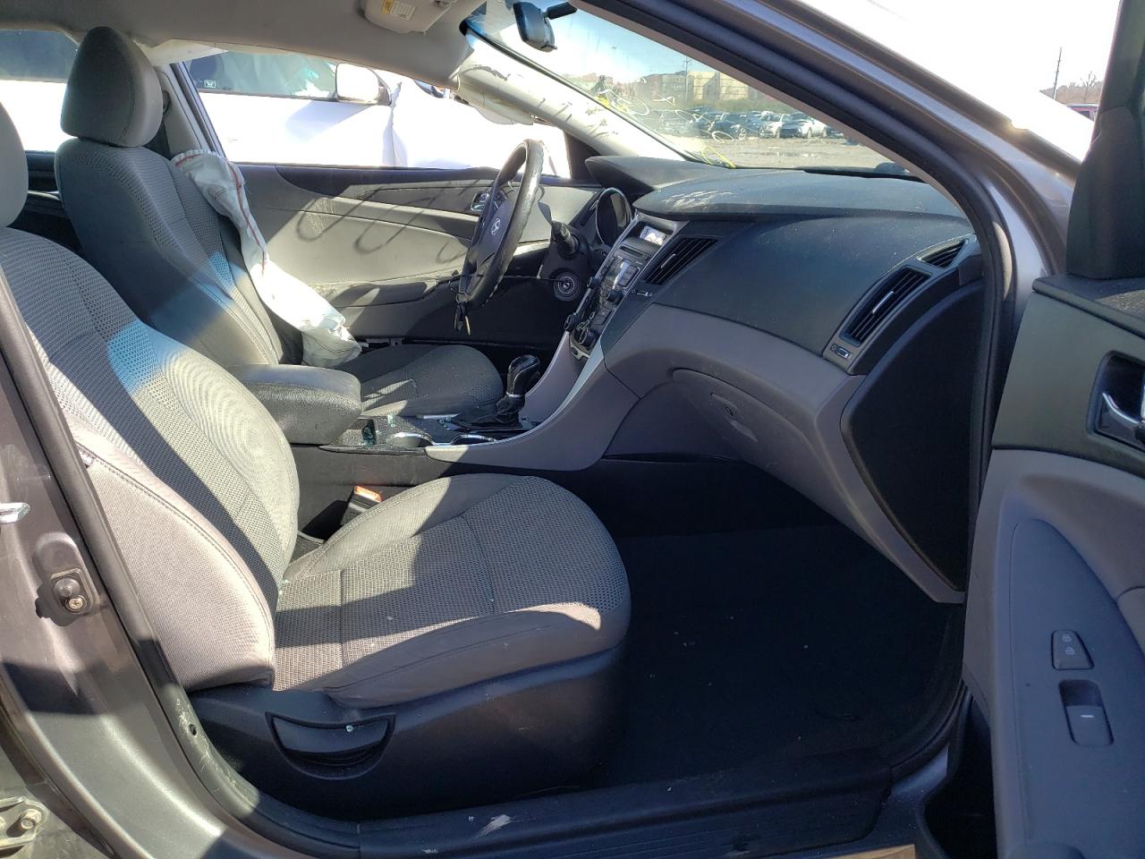 Photo 5 from auction – 2011 HYUNDAI SONATA GLS with VIN 5NPEB4AC7BH234853