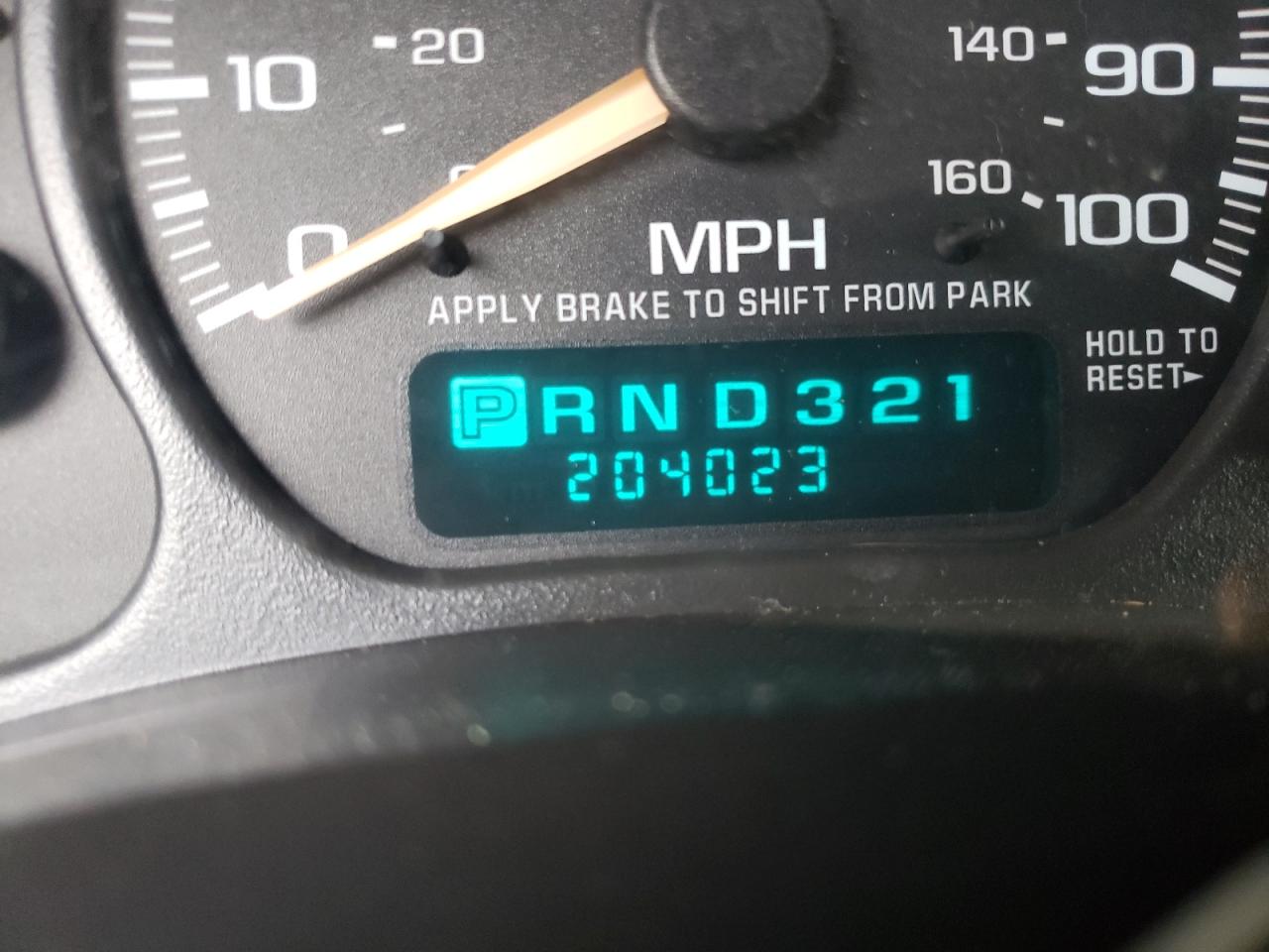 Photo 8 from auction – 2002 CHEVROLET SILVERADO with VIN 1GCGC13UX2F247326