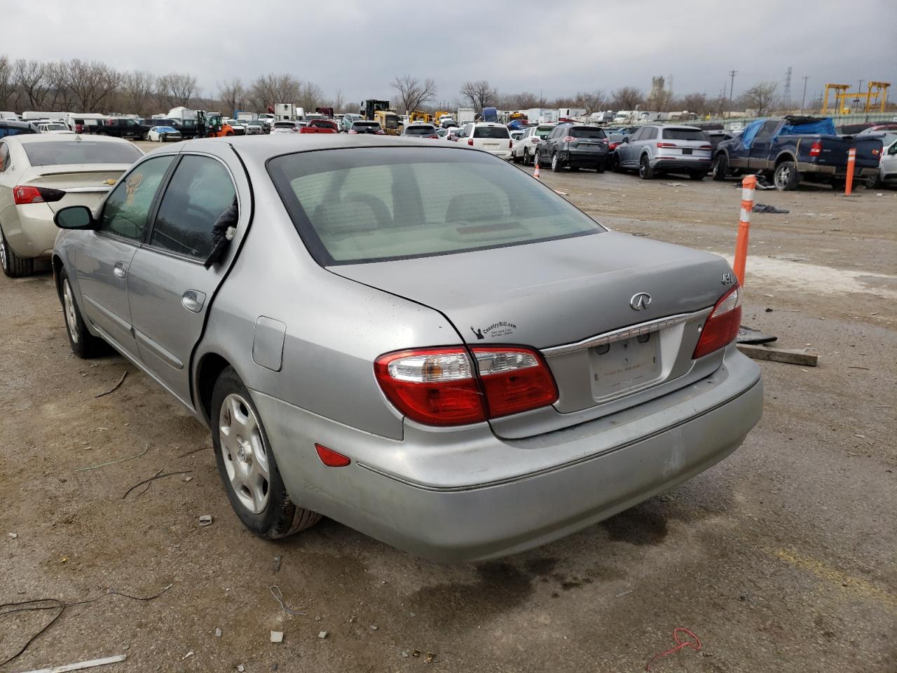 Photo 3 from auction – 2001 INFINITI I30 with VIN JNKCA31A01T017821