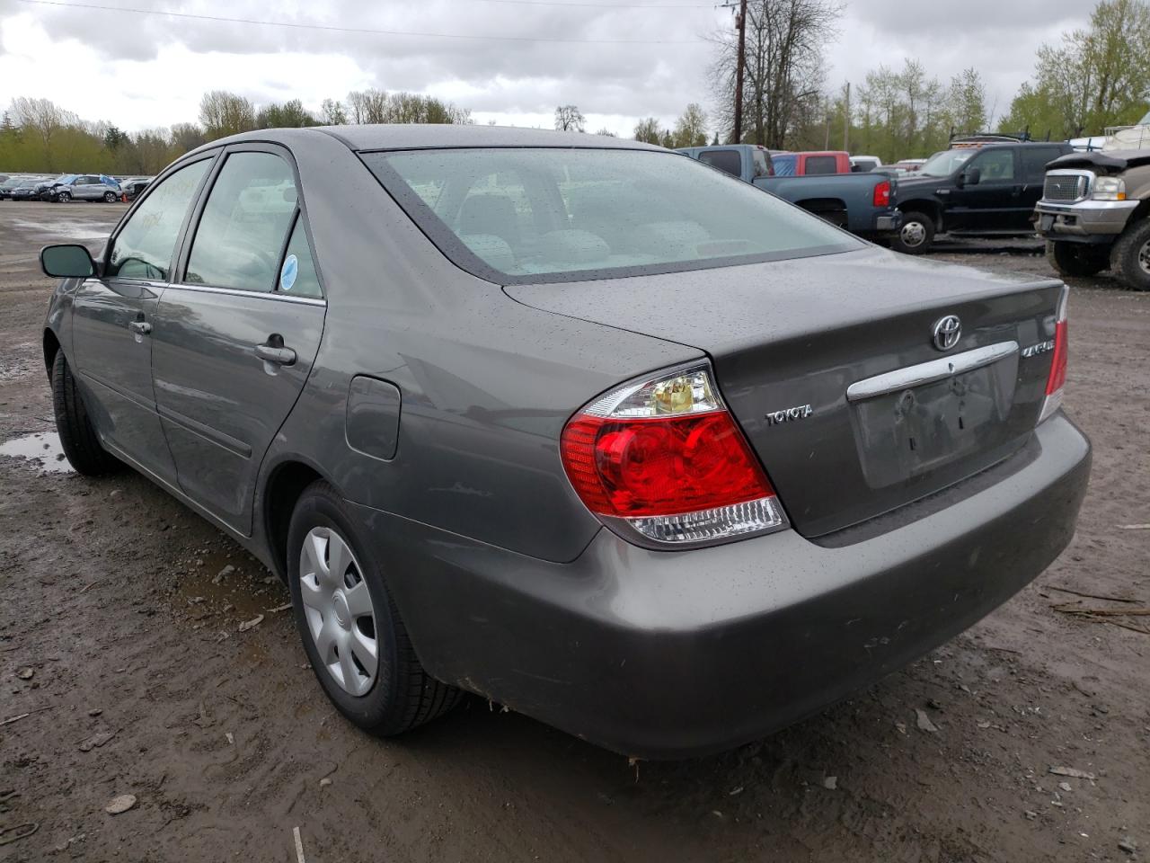 Photo 3 from auction – 2005 TOYOTA CAMRY LE with VIN 4T1BE30K45U569345