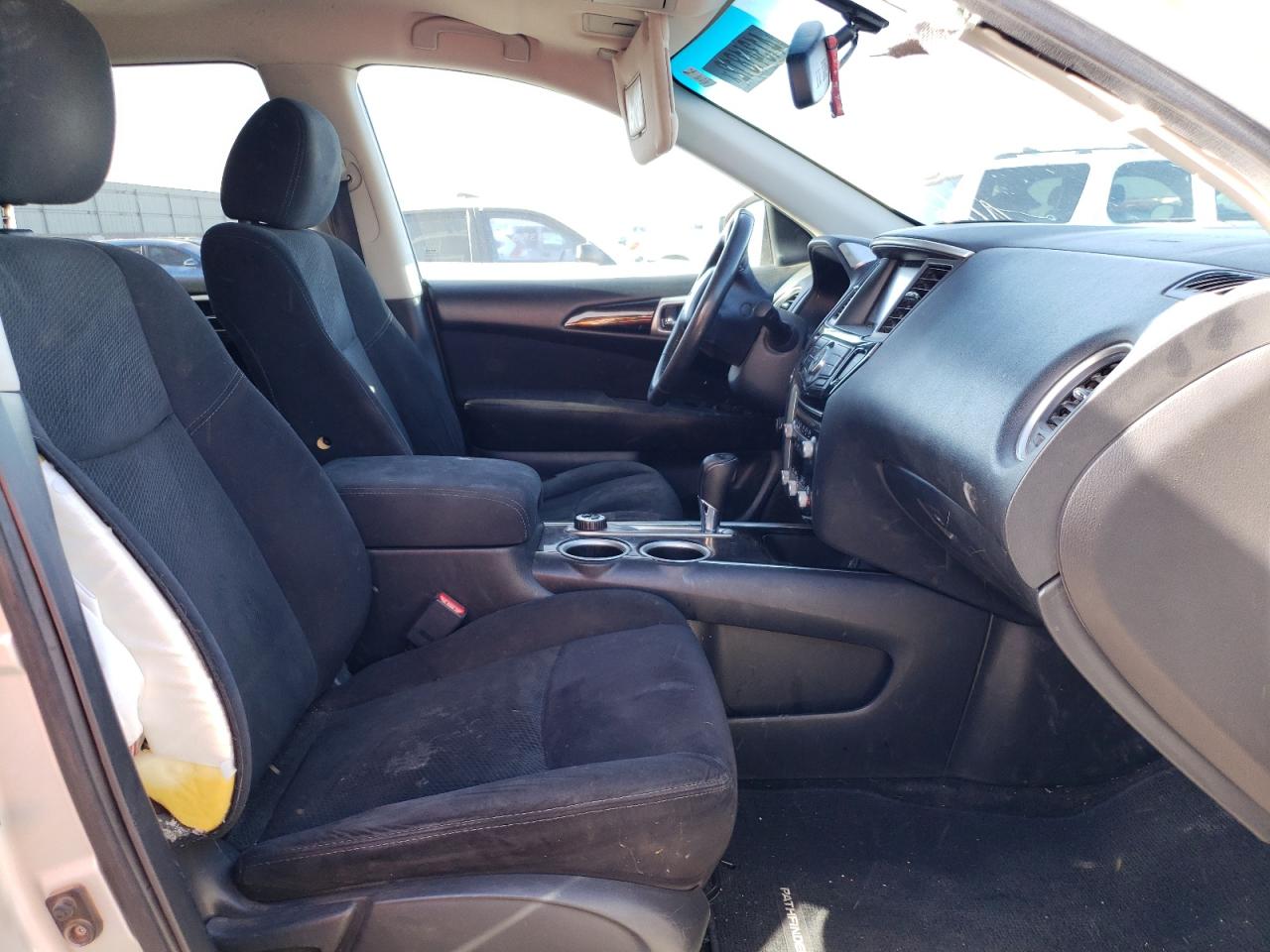 Photo 19 from auction – 2015 NISSAN PATHFINDER with VIN 5N1AR2MN2FC600047