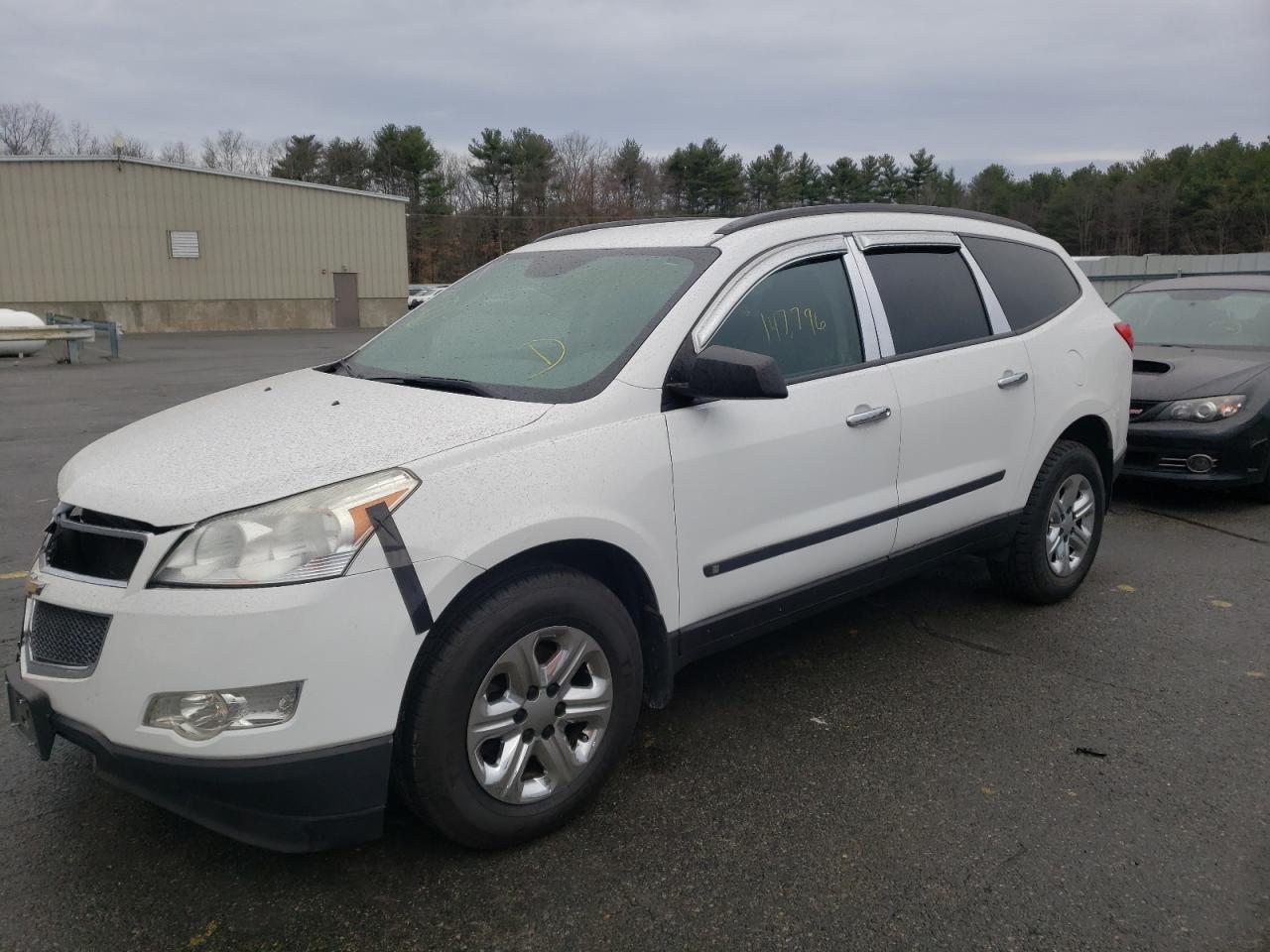Photo 2 from auction – 2010 CHEVROLET TRAVERSE L with VIN 1GNLVEED3AS110898
