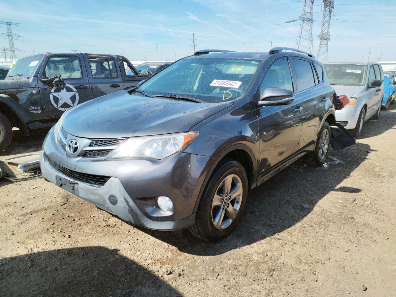 Photo 2 from auction – 2015 TOYOTA RAV4 XLE with VIN JTMRFREV5FD126984