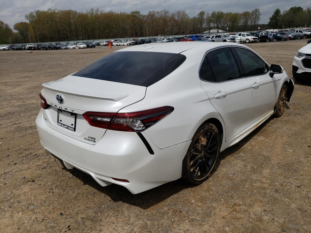 Photo 4 from auction – 2022 TOYOTA CAMRY XSE with VIN 4T1K31AK9NU577255