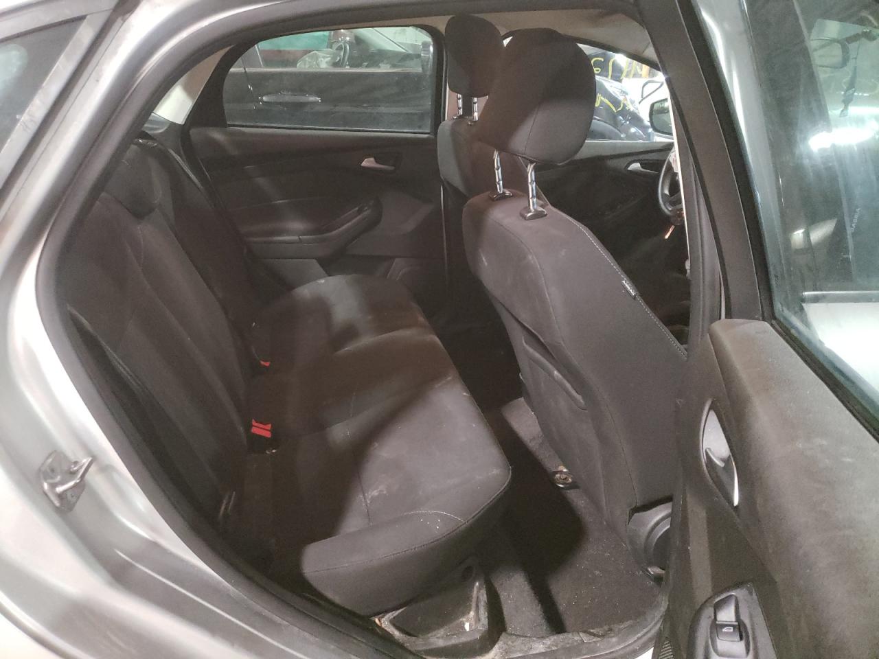 Photo 6 from auction – 2016 FORD FOCUS SE with VIN 1FADP3F20GL280573