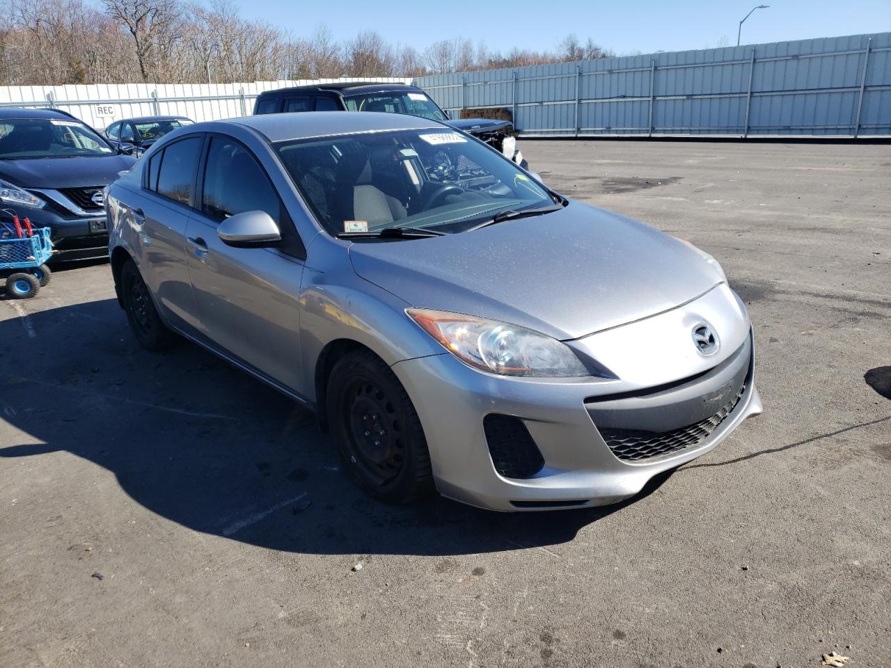 MAZDA 3 I 2013 with VIN JM1BL1U74D1780159 - Photo from auction