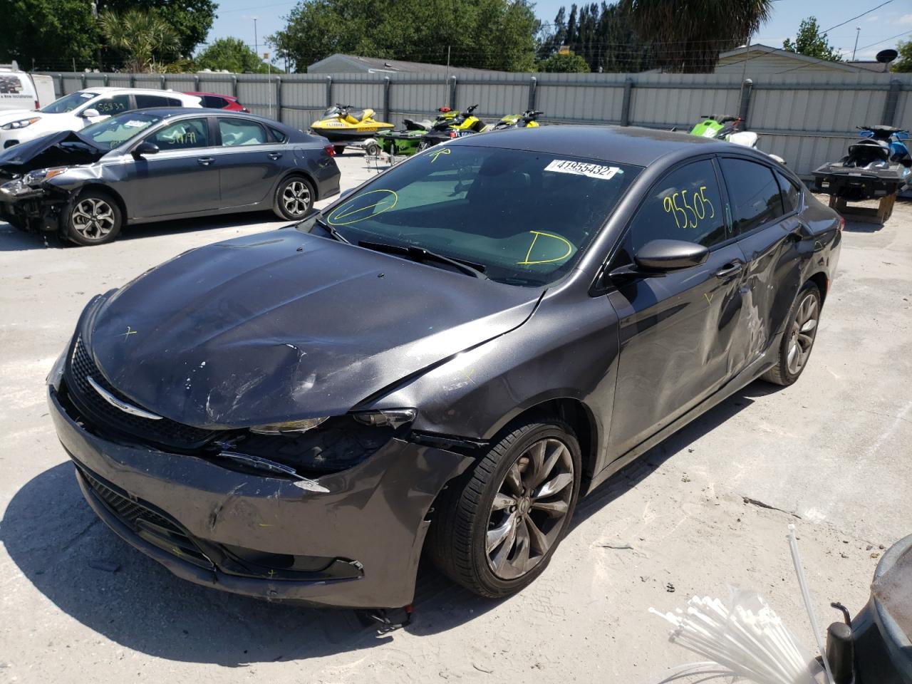 Photo 2 from auction – 2015 CHRYSLER 200 S with VIN 1C3CCCBB2FN626475