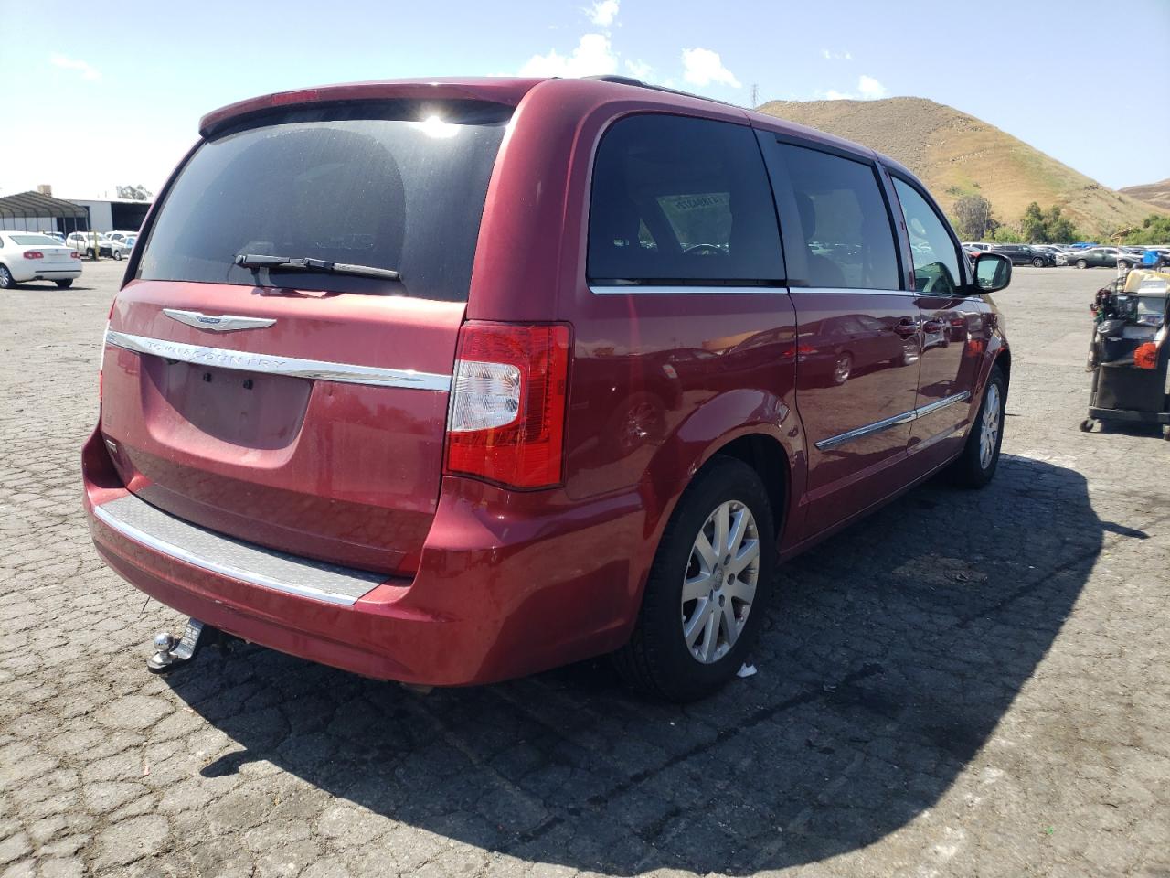 Photo 4 from auction – 2014 CHRYSLER TOWN & COU with VIN 2C4RC1BG7ER438672