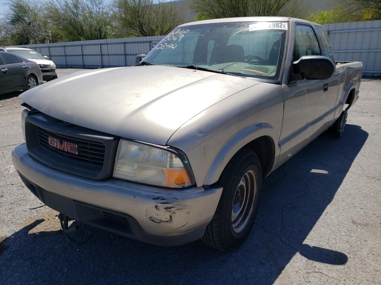 Photo 2 from auction – 2000 GMC SONOMA with VIN 1GTCS1956YK255618