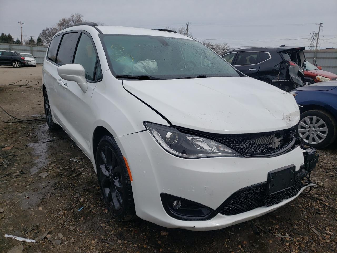 CHRYSLER PACIFICA T 2019 with VIN 2C4RC1EG1KR615840 - Photo from auction