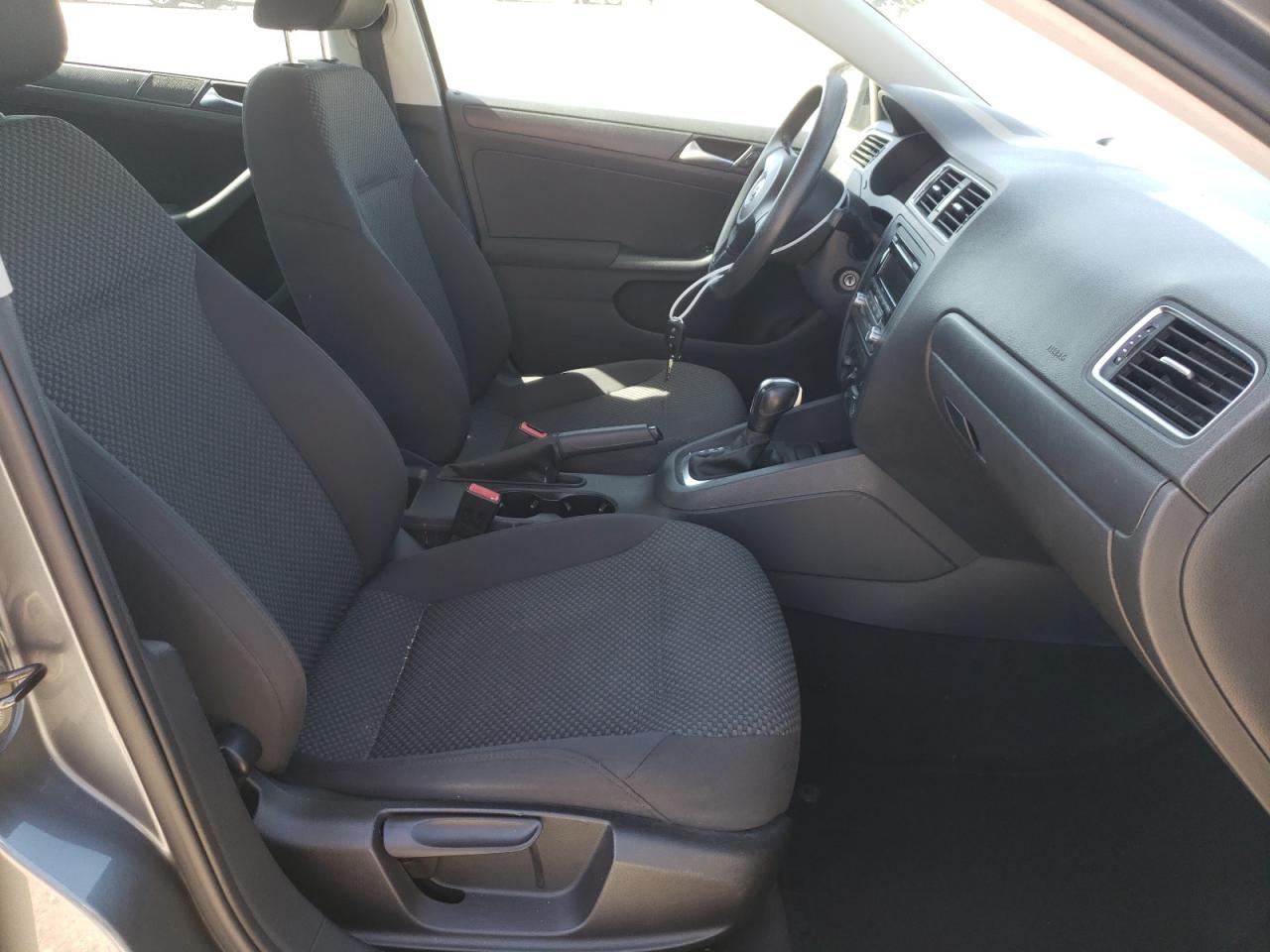 Photo 15 from auction – 2012 VOLKSWAGEN JETTA BASE with VIN 3VW2K7AJ5CM304104
