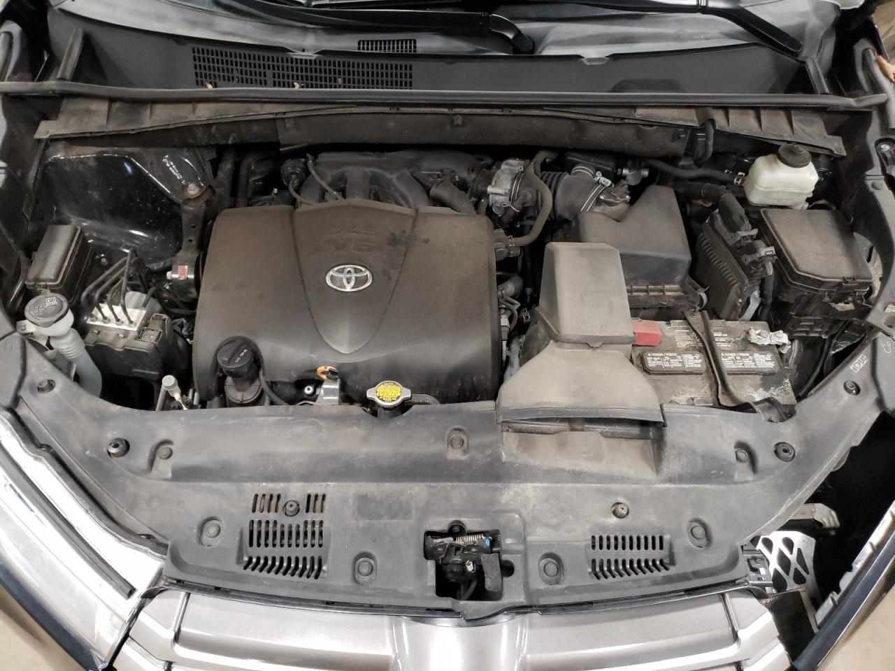 Photo 7 from auction – 2017 TOYOTA HIGHLANDER with VIN 5TDBZRFH4HS428534
