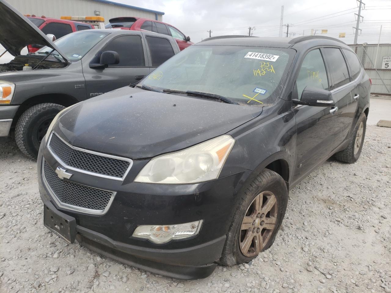 Photo 2 from auction – 2010 CHEVROLET TRAVERSE L with VIN 1GNLRGED0AS114231