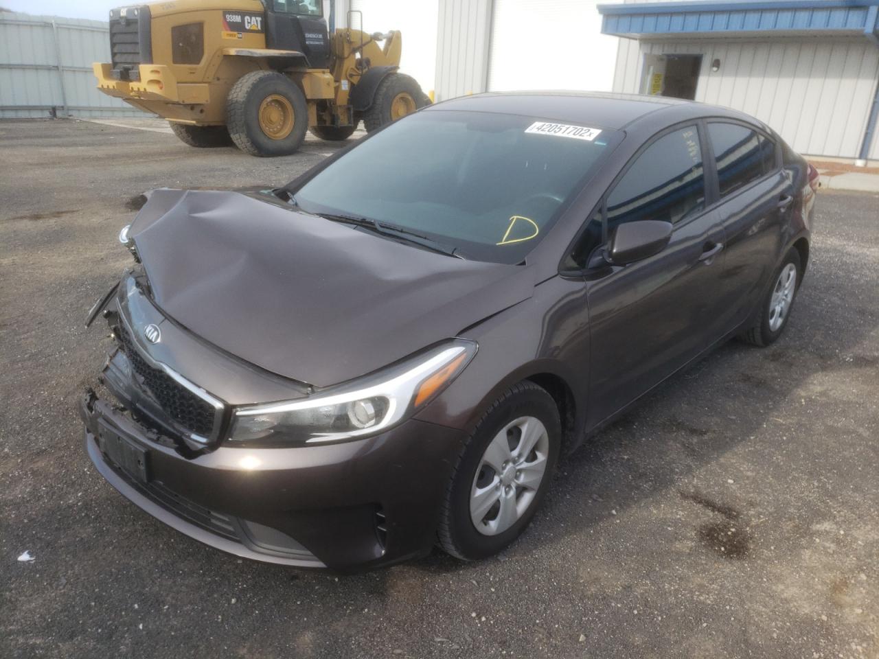 Photo 2 from auction – 2017 KIA FORTE LX with VIN 3KPFK4A74HE153877