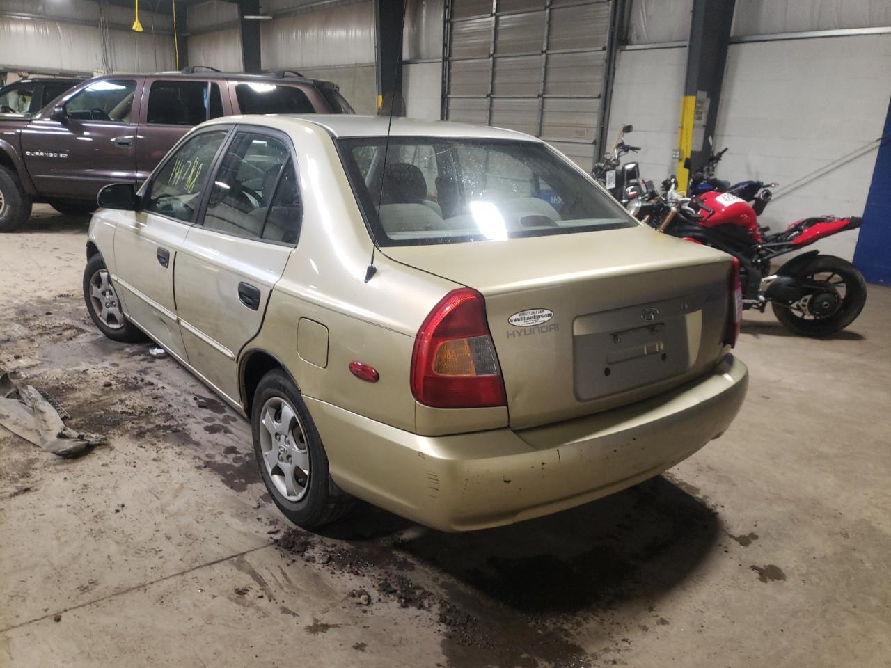 Photo 3 from auction – 2002 HYUNDAI ACCENT GL with VIN KMHCG45C82U316661