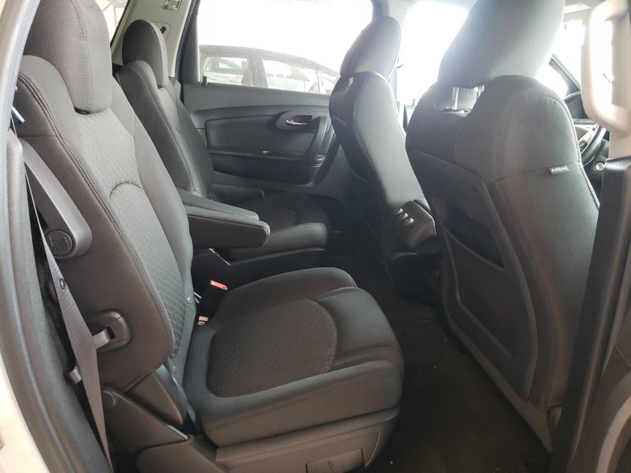 Photo 6 from auction – 2010 CHEVROLET TRAVERSE L with VIN 1GNLRFED9AS140952