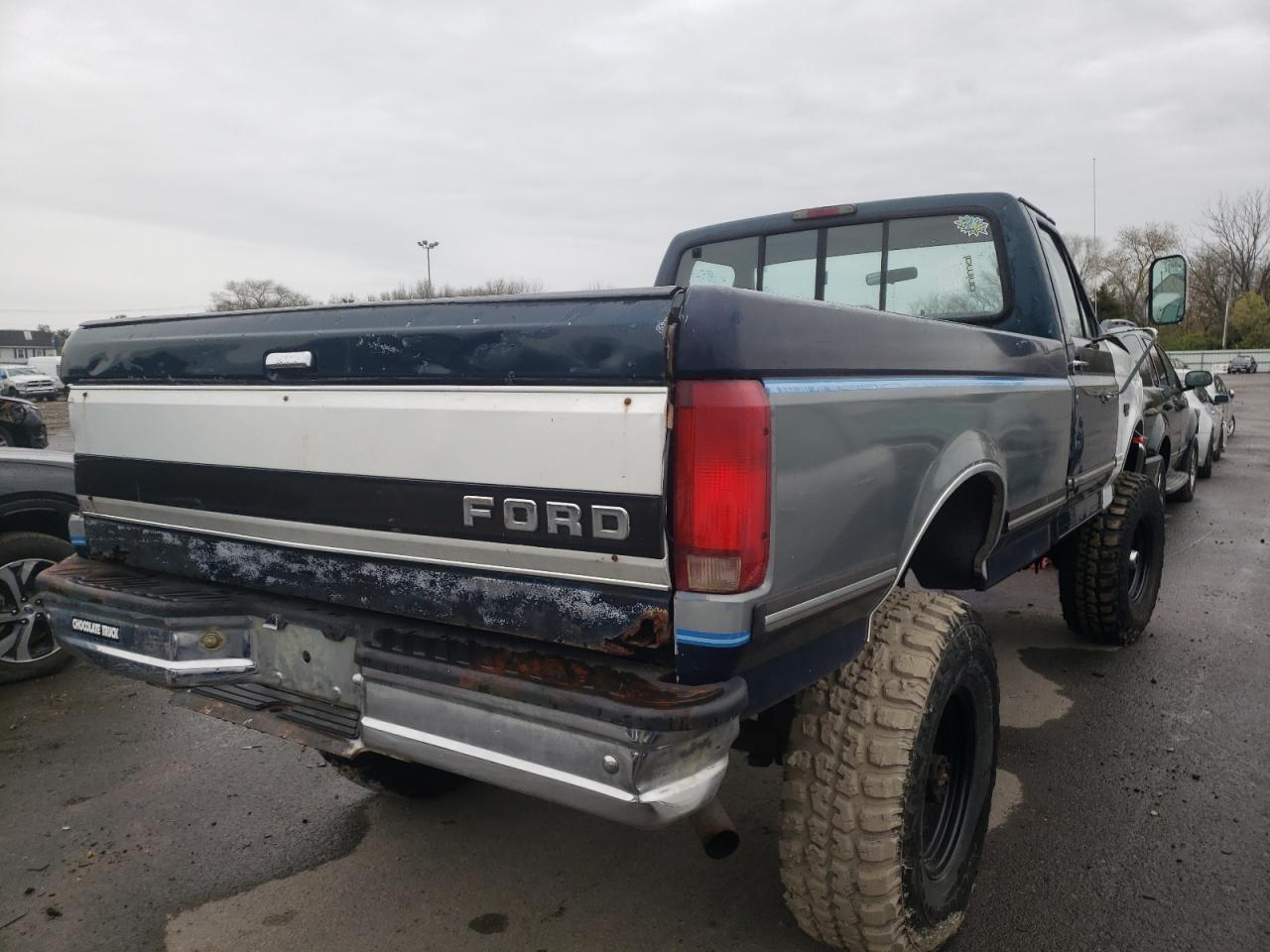 Photo 4 from auction – 1996 FORD F350 with VIN 1FTHF36G7TEB63646