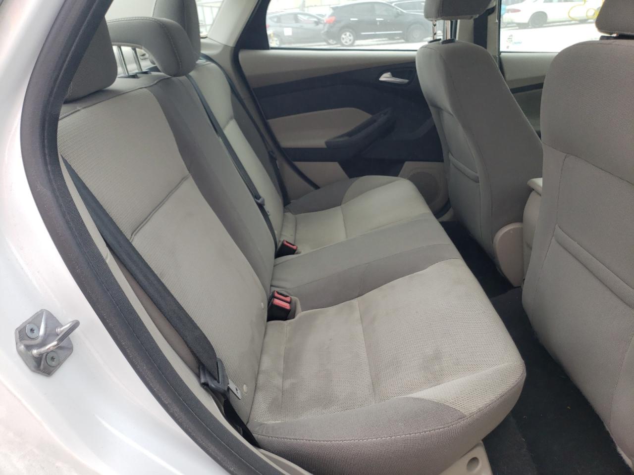 Photo 6 from auction – 2014 FORD FOCUS SE with VIN 1FADP3F21EL380954