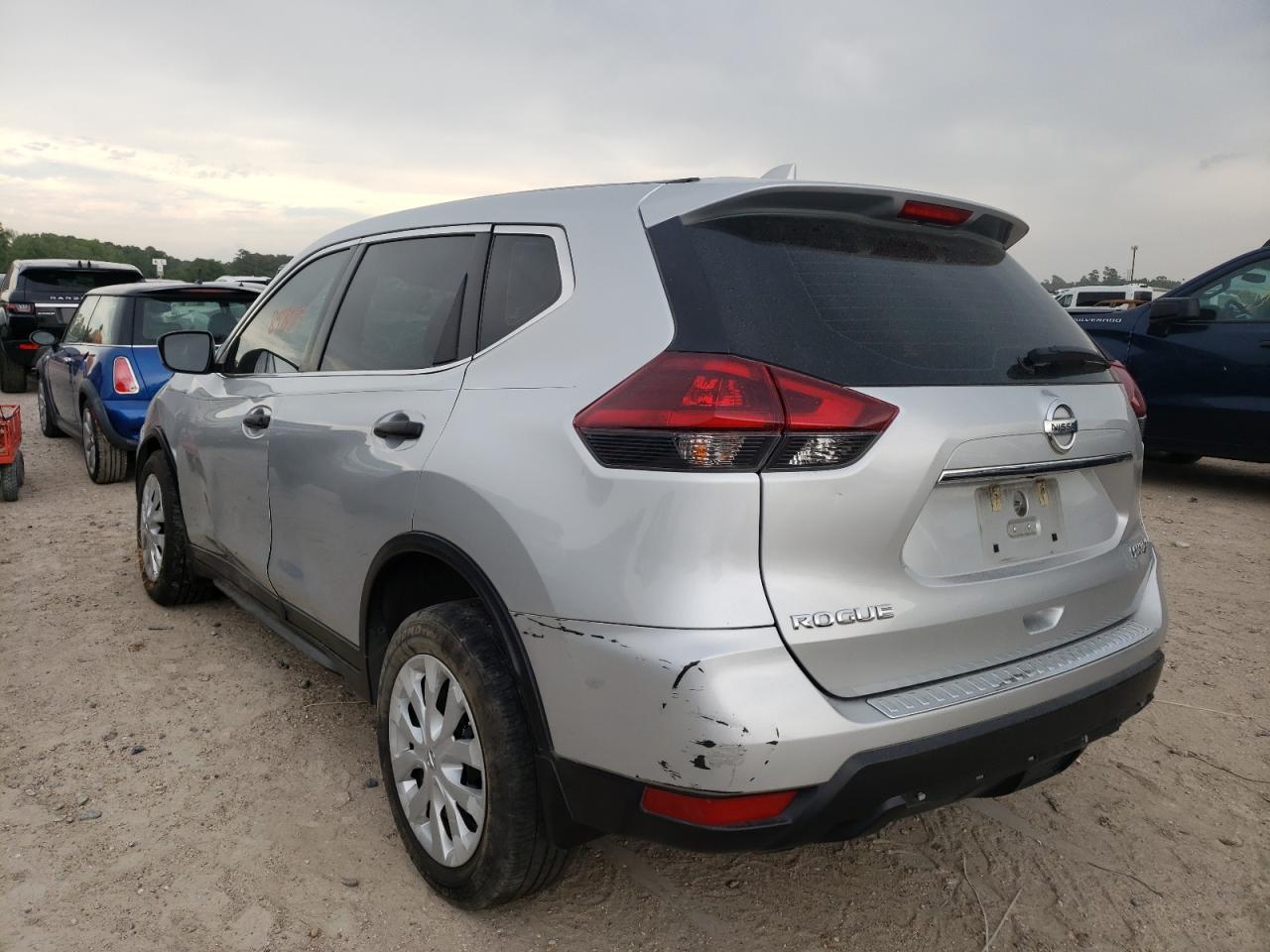Photo 3 from auction – 2018 NISSAN ROGUE S with VIN 5N1AT2MT7JC757582