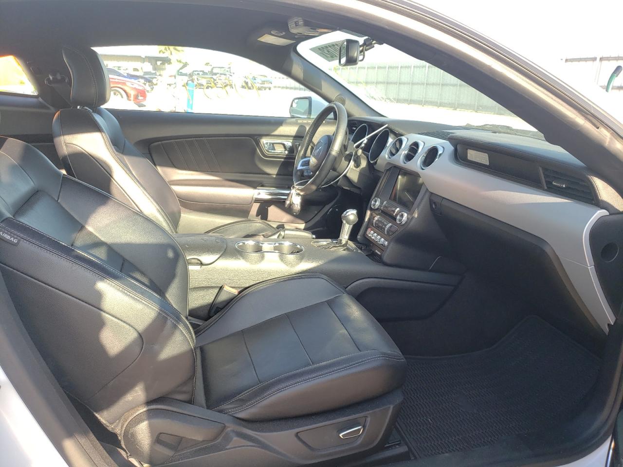 Photo 5 from auction – 2016 FORD MUSTANG with VIN 1FA6P8TH0G5257474