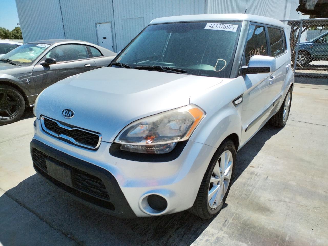 Photo 2 from auction – 2012 KIA SOUL with VIN KNDJT2A54C7477298