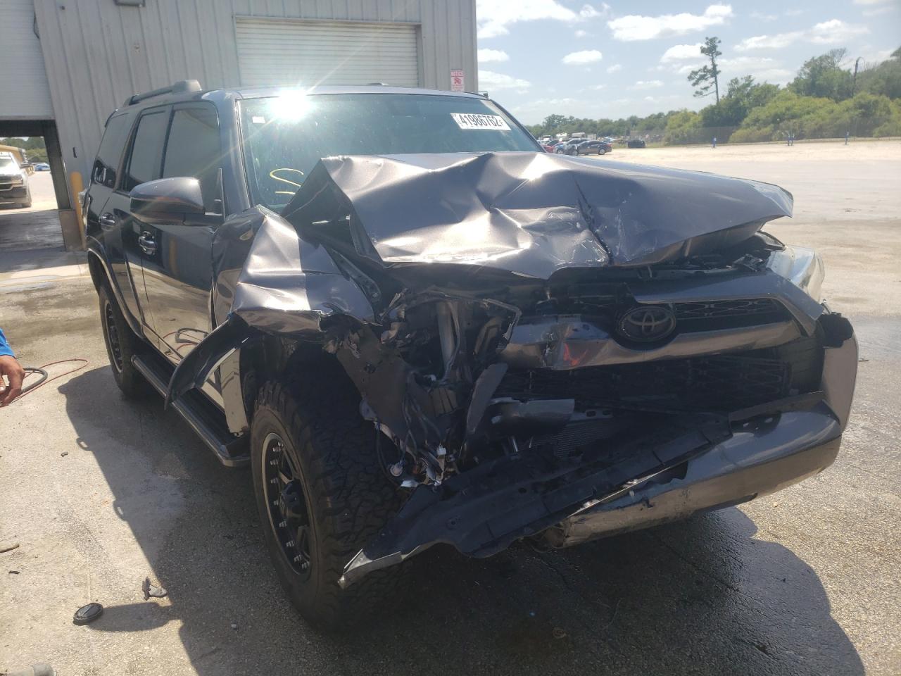 TOYOTA 4RUNNER SR 2014 z numerem VIN JTEZU5JR7E5068338 - Zdjęcie z aukcji