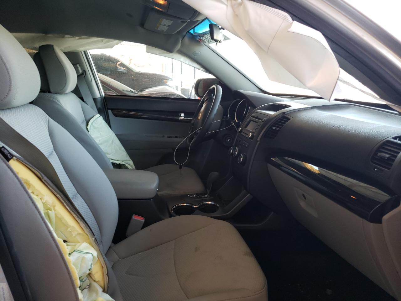 Photo 5 from auction – 2011 KIA SORENTO BA with VIN 5XYKT3A13BG174554