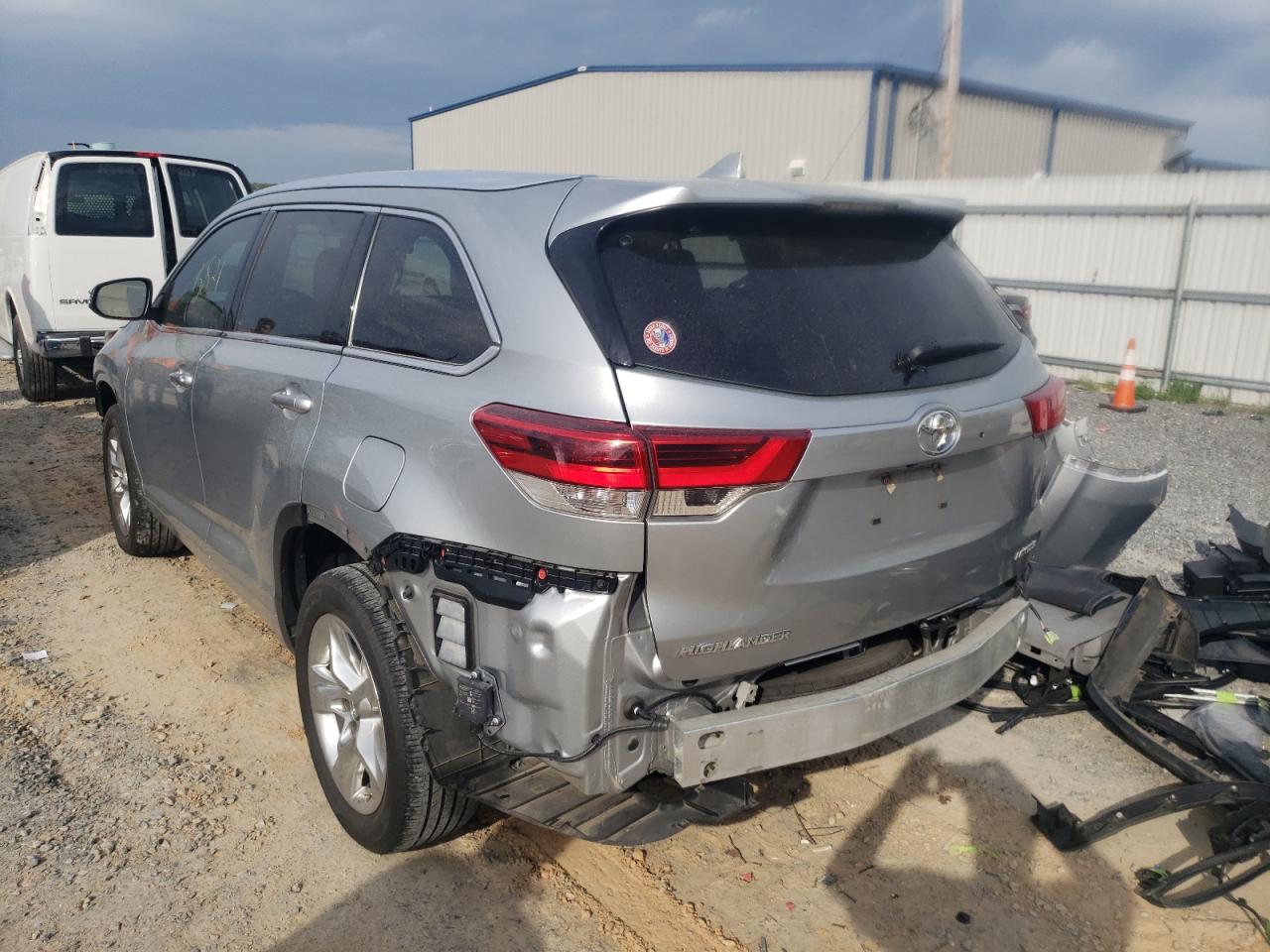 Photo 3 from auction – 2018 TOYOTA HIGHLANDER with VIN 5TDYZRFH4JS284788