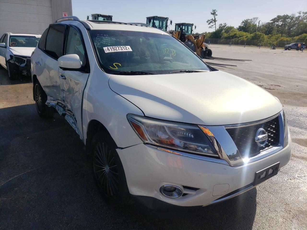 NISSAN PATHFINDER 2014 with VIN 5N1AR2MM1EC697117 - Photo from auction