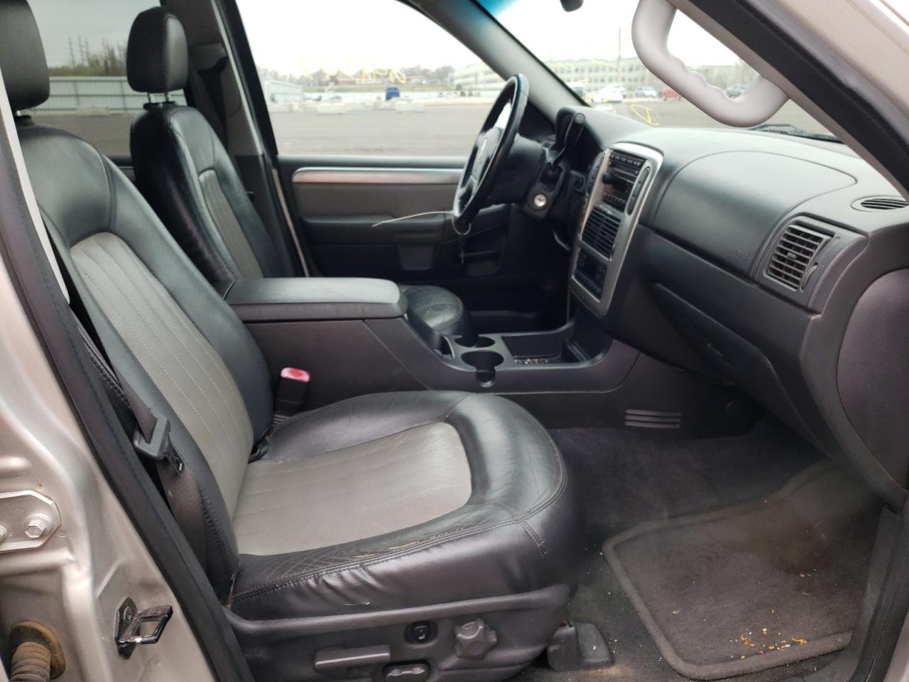 Photo 5 from auction – 2004 MERCURY MOUNTAINEE with VIN 4M2ZU86K84ZJ13788