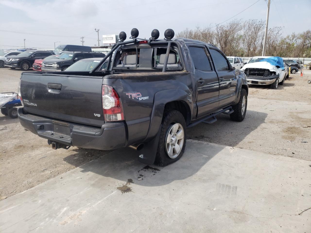 Photo 4 from auction – 2011 TOYOTA TACOMA DOU with VIN 5TFLU4EN7BX021340