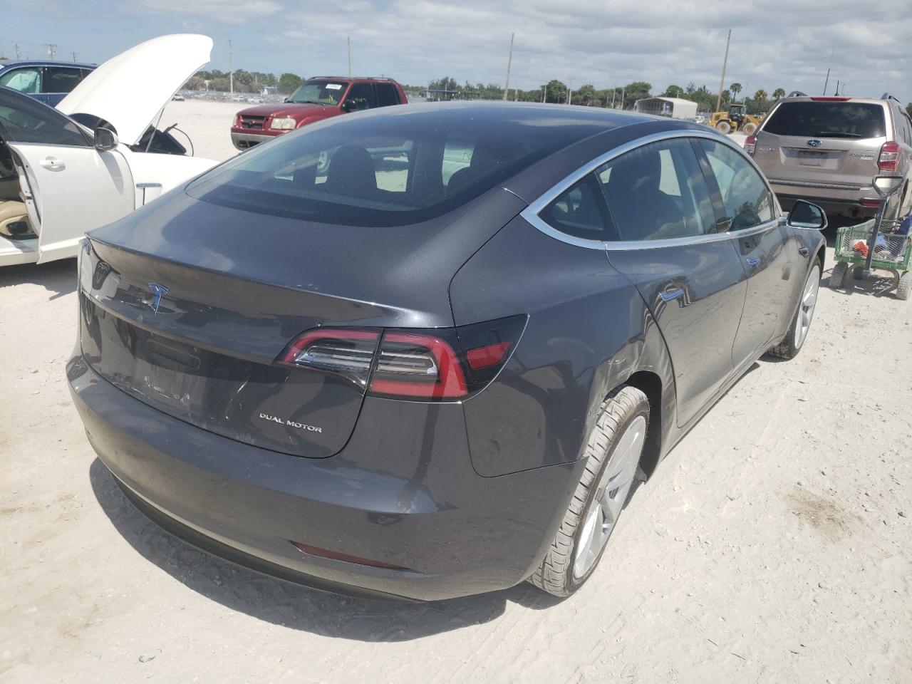Photo 4 from auction – 2018 TESLA MODEL 3 with VIN 5YJ3E1EB6JF185267