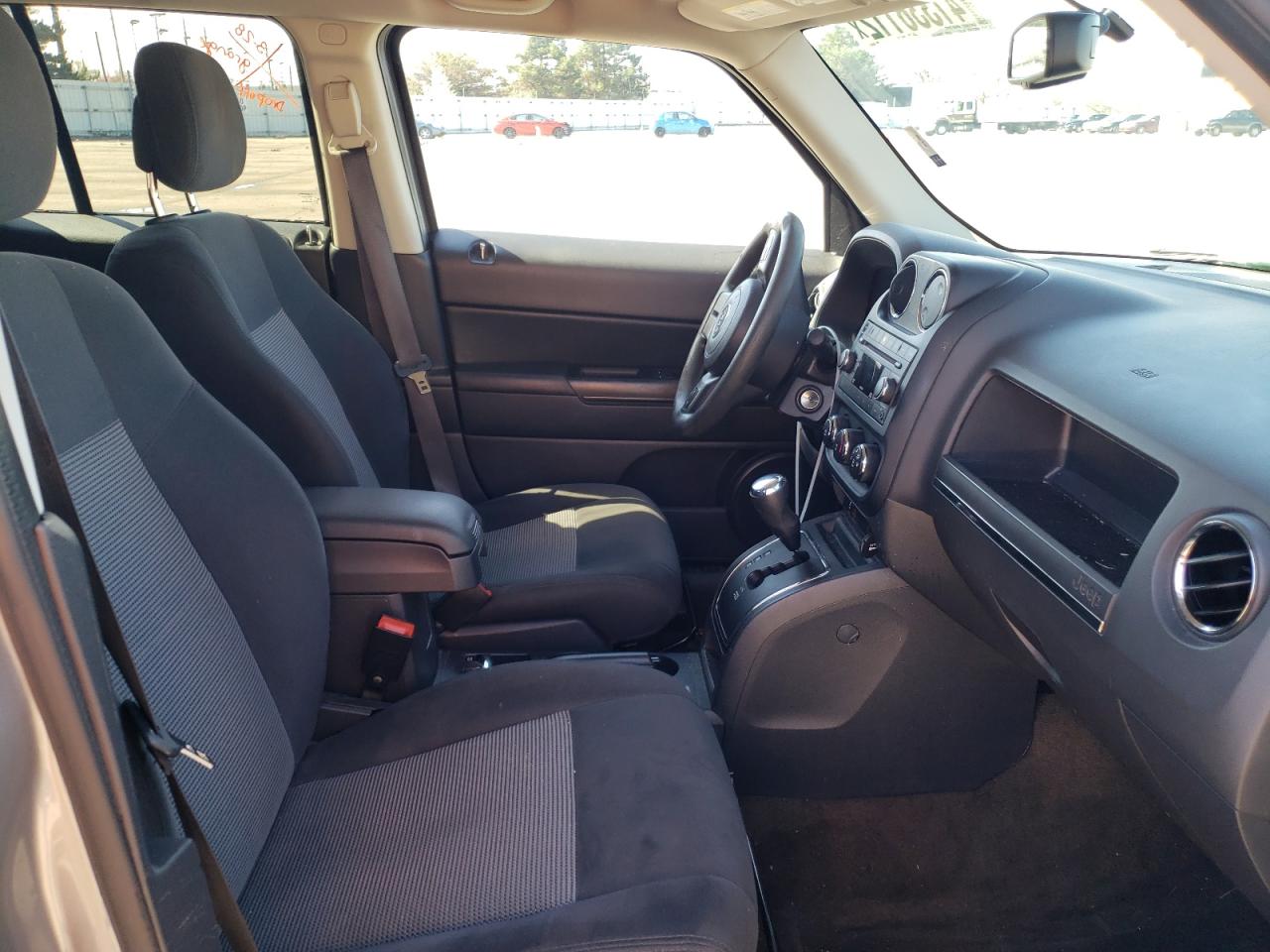 Photo 5 from auction – 2016 JEEP PATRIOT SP with VIN 1C4NJRBB4GD654024