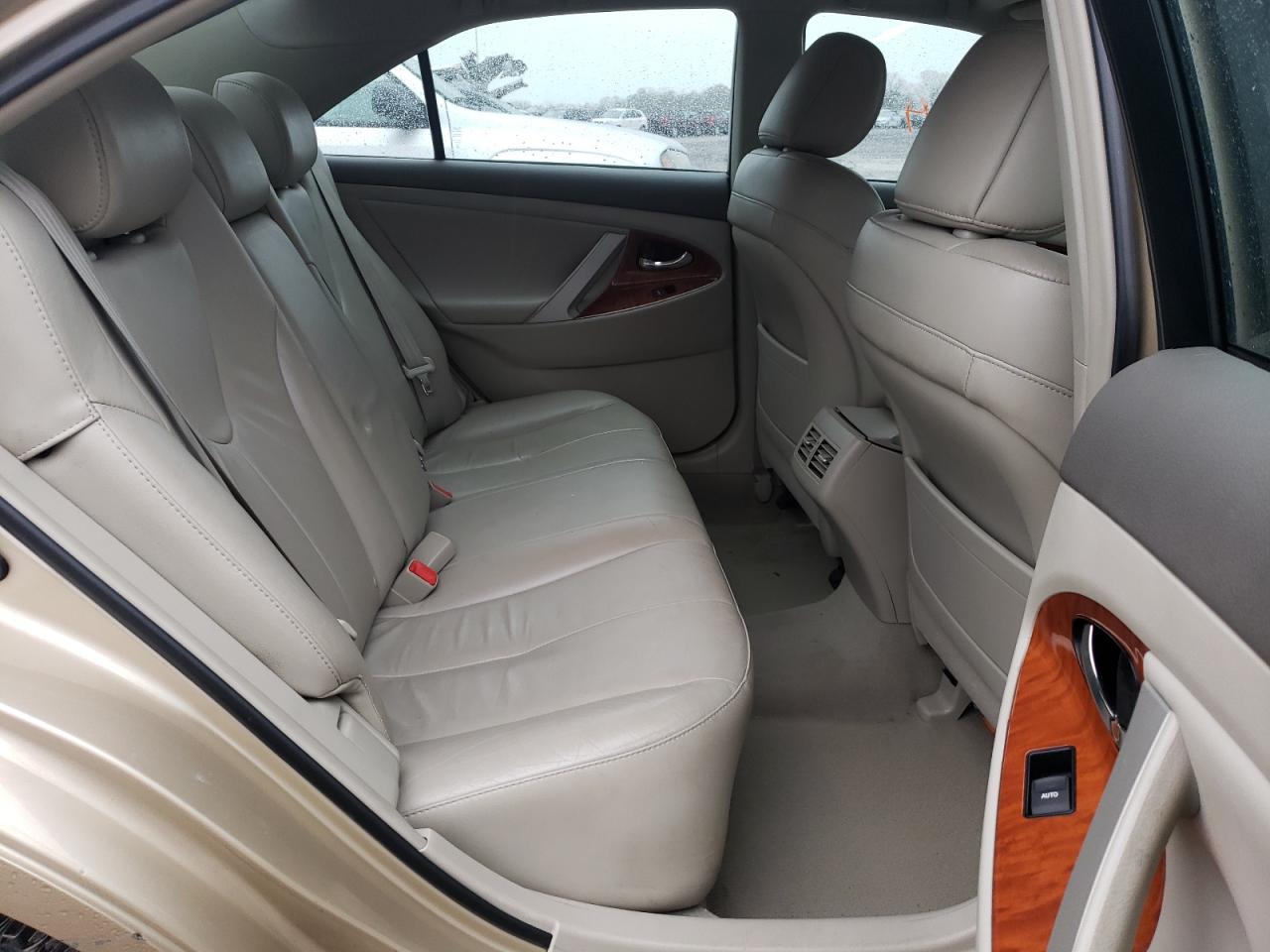 Photo 6 from auction – 2011 TOYOTA CAMRY BASE with VIN 4T1BF3EK2BU632556