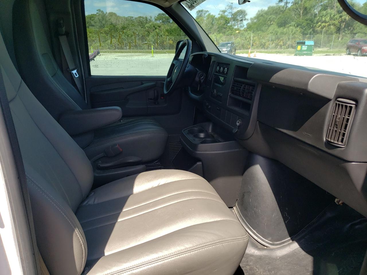 Photo 5 from auction – 2014 CHEVROLET EXPRESS G1 with VIN 1GCSGAFX9E1152441