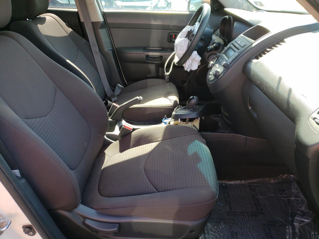 Photo 5 from auction – 2013 KIA SOUL with VIN KNDJT2A51D7520447