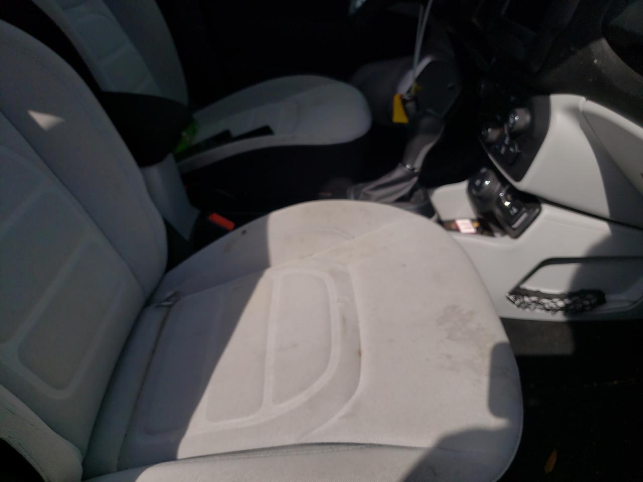 Photo 5 from auction – 2018 JEEP RENEGADE L with VIN ZACCJBBB5JPH92436