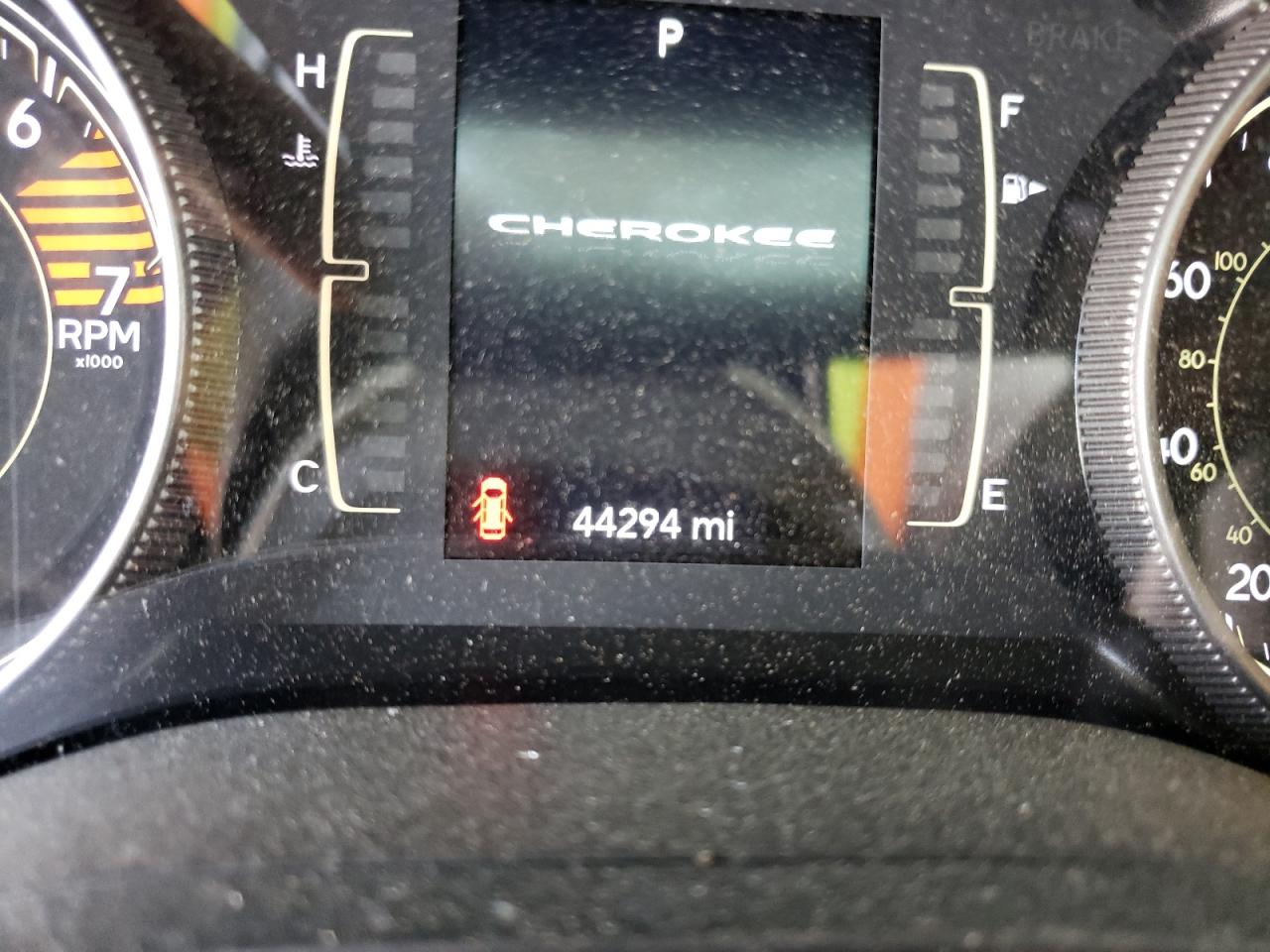 Photo 8 from auction – 2019 JEEP CHEROKEE L with VIN 1C4PJLLB3KD220688