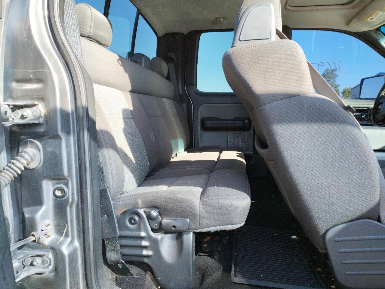 Photo 6 from auction – 2004 FORD F150 with VIN 1FTPX145X4NB09502