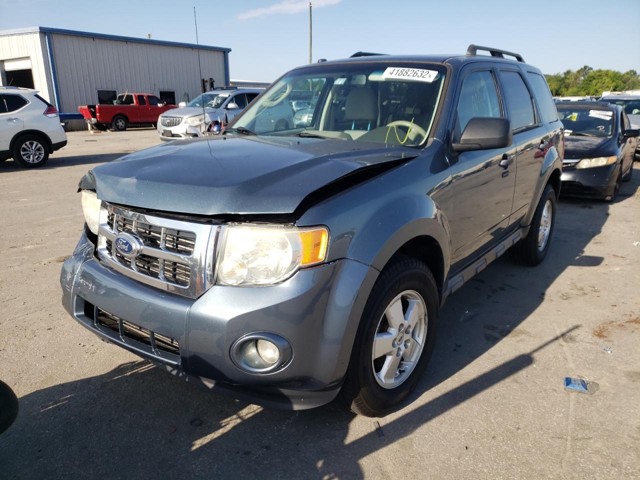 Photo 2 from auction – 2011 FORD ESCAPE XLT with VIN 1FMCU0D75BKA31756