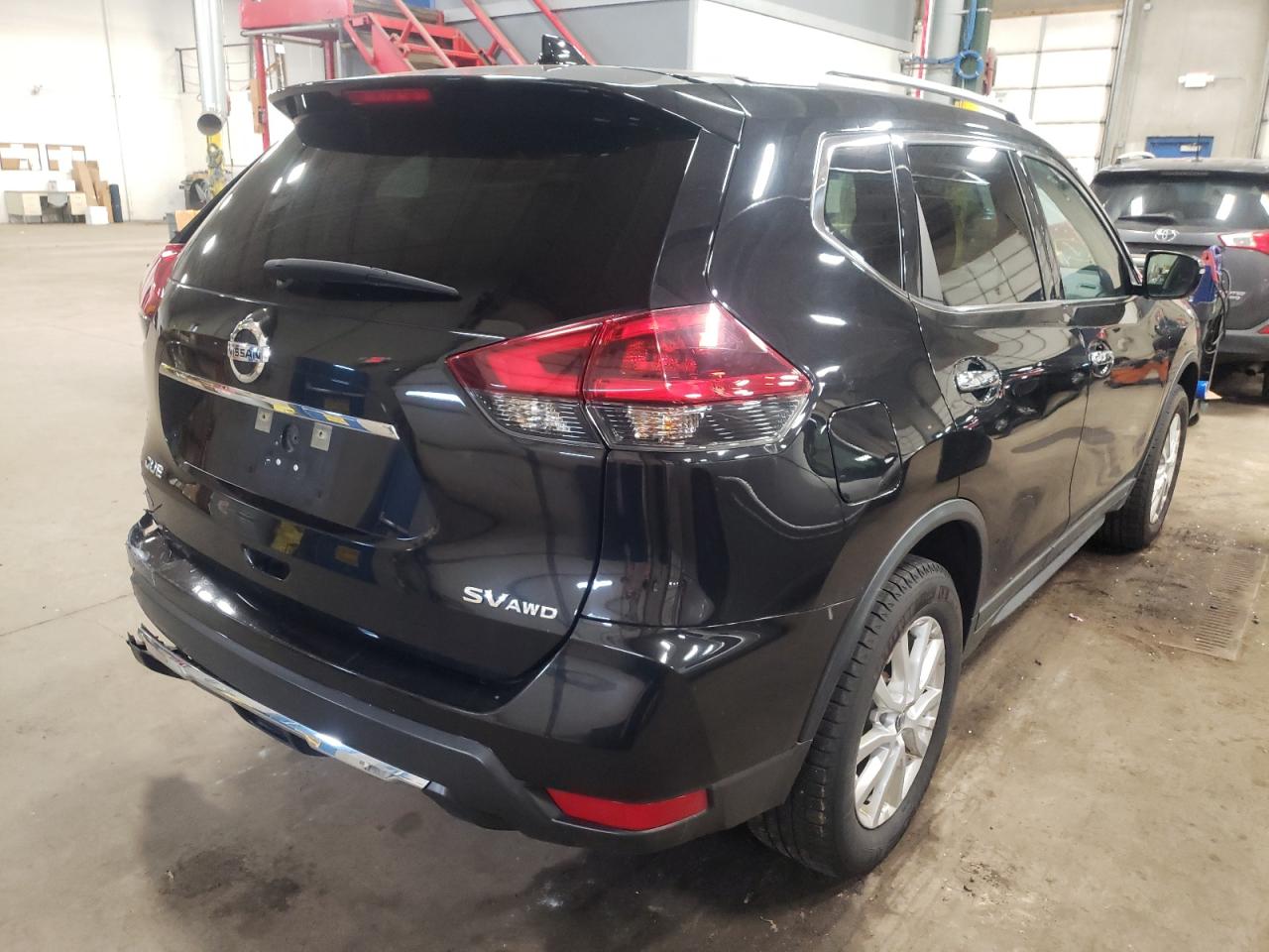 Photo 4 from auction – 2018 NISSAN ROGUE S with VIN KNMAT2MV9JP533874