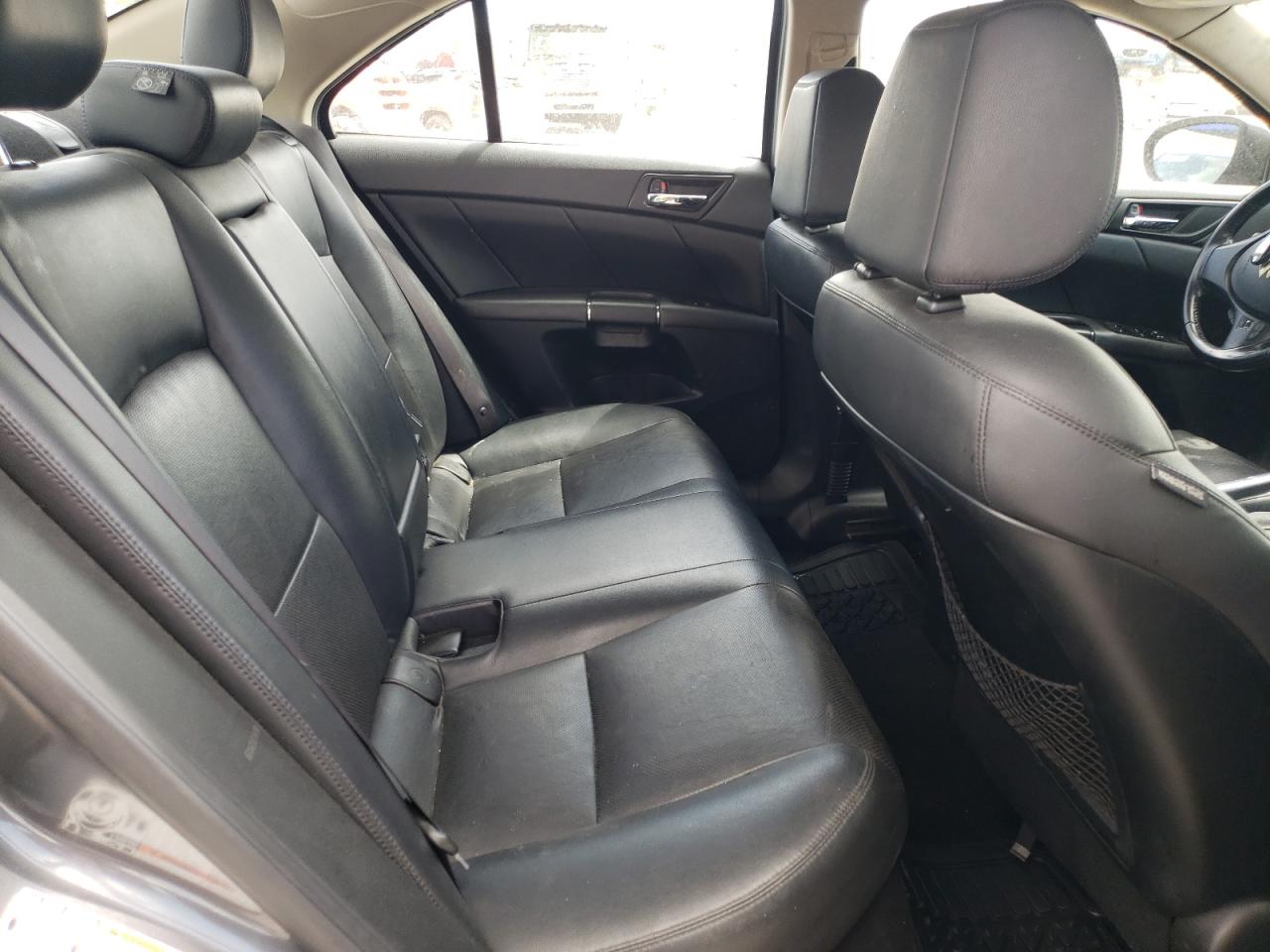 Photo 6 from auction – 2010 SUZUKI KIZASHI SL with VIN JS2RF9A71A6100070