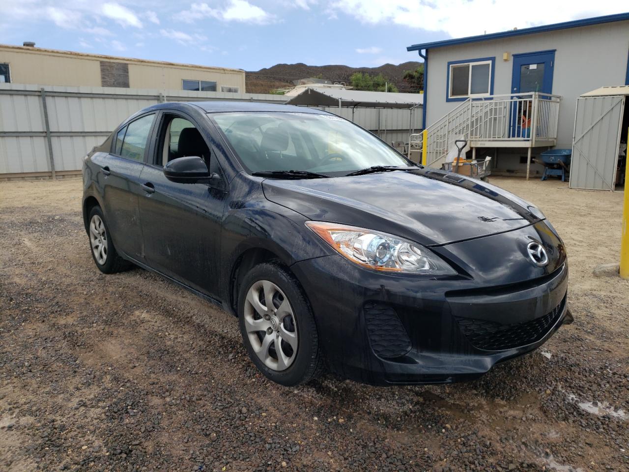 MAZDA 3 I 2013 with VIN JM1BL1UP8D1825734 - Photo from auction