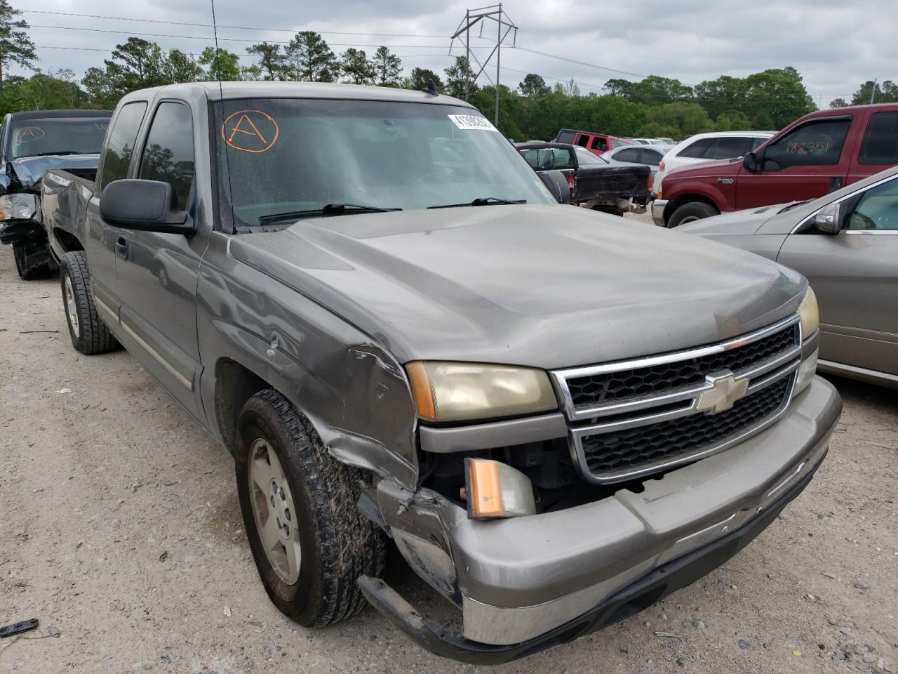 CHEVROLET SILVERADO 2006 with VIN 1GCEC19V36Z150576 - Photo from auction