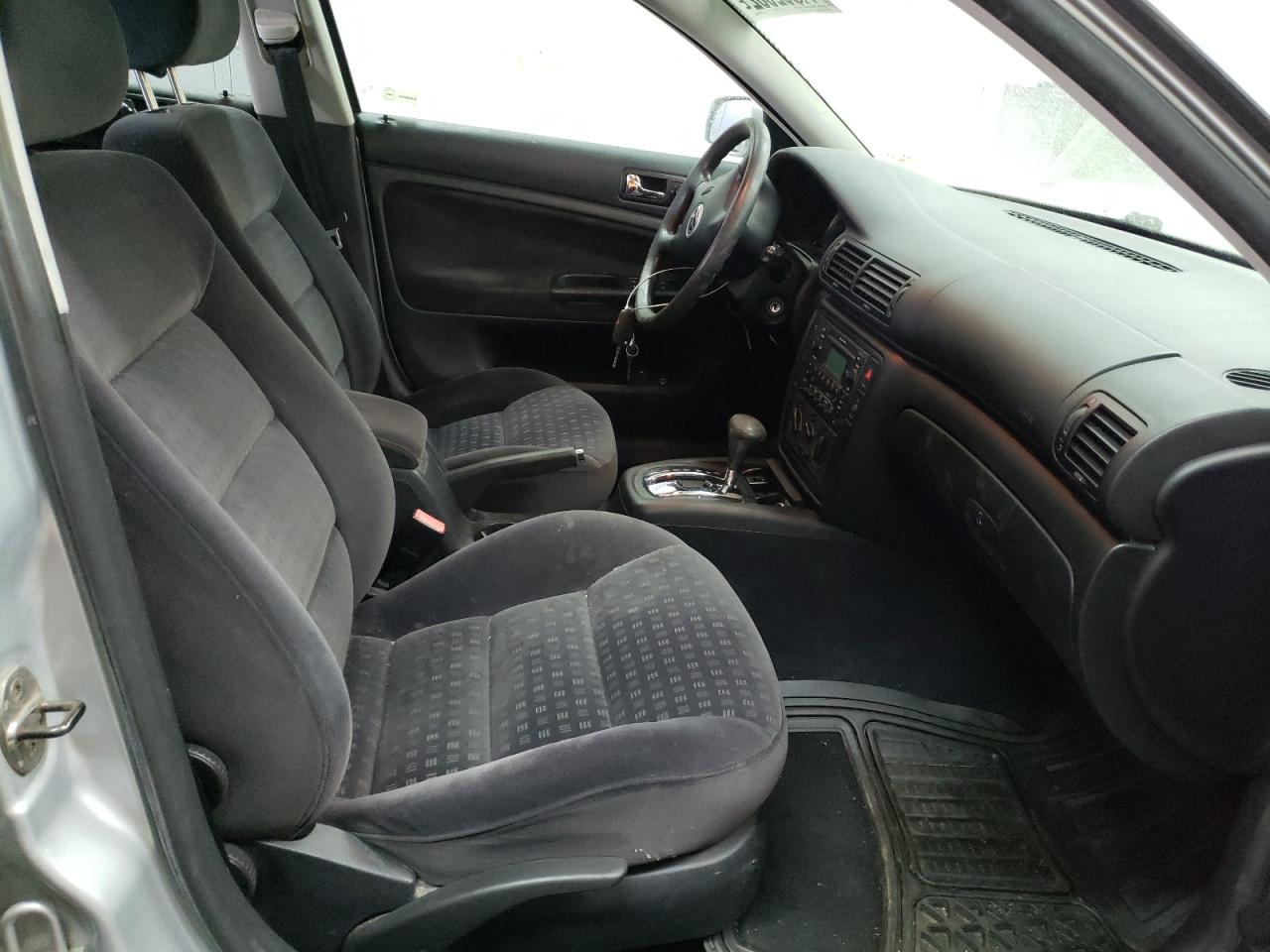 Photo 5 from auction – 2003 VOLKSWAGEN PASSAT GLS with VIN WVWPD63B53P246055