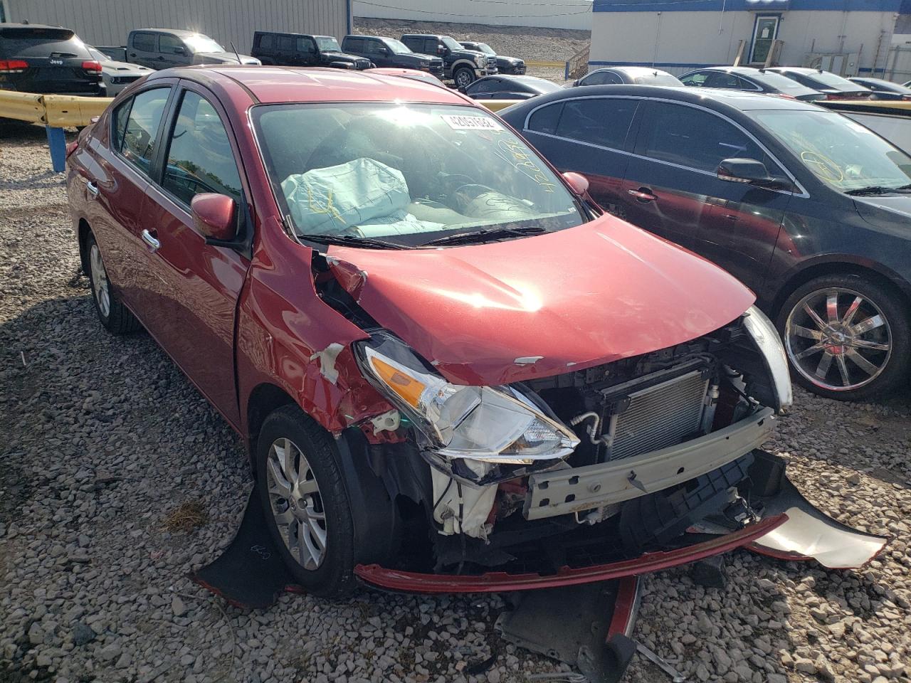 NISSAN VERSA S 2018 with VIN 3N1CN7AP1JL883956 - Photo from auction