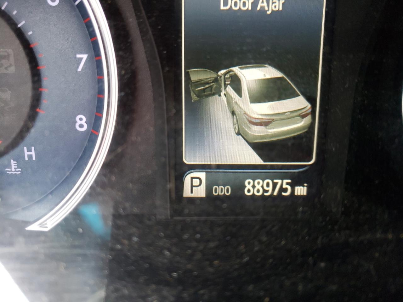 Photo 8 from auction – 2016 TOYOTA CAMRY LE with VIN 4T4BF1FK9GR548217