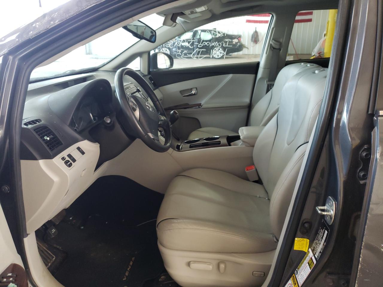Photo 5 from auction – 2011 TOYOTA VENZA with VIN 4T3BK3BB5BU052547